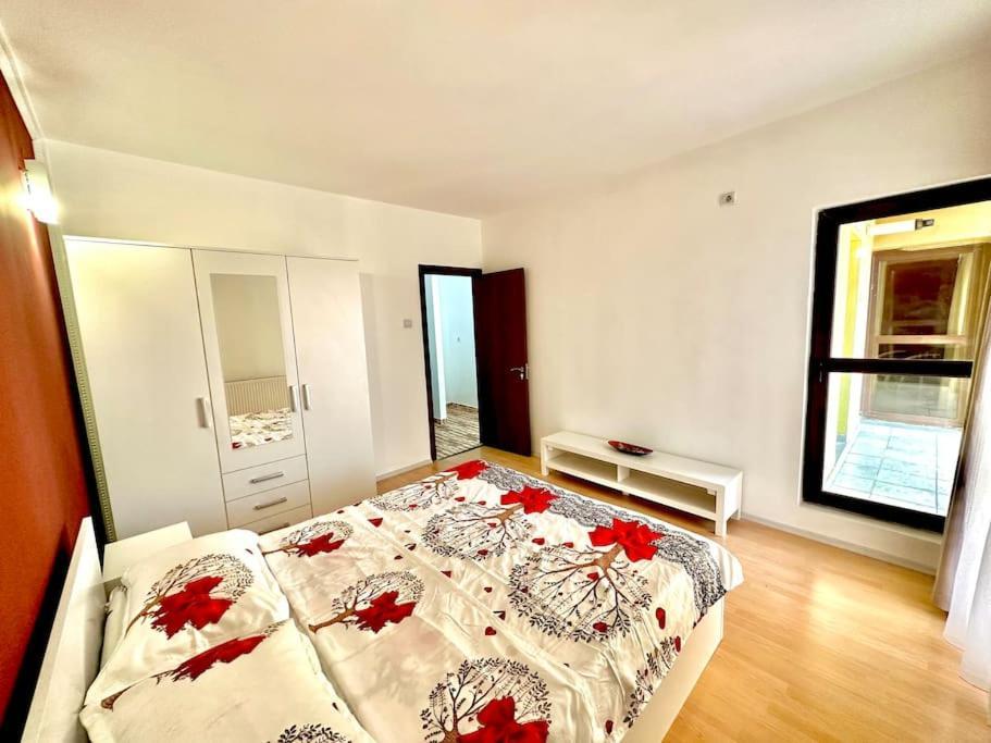 קריובה Apartament Novara 21 מראה חיצוני תמונה