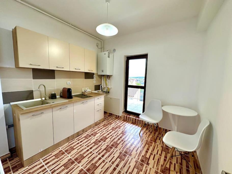 קריובה Apartament Novara 21 מראה חיצוני תמונה